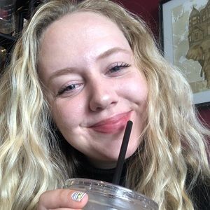 Meet your Posher, Julia